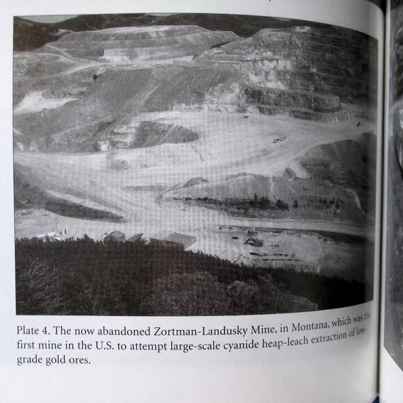 Book - Collapse: How Societies Choose to Fail or Succeed, by Jared Diamond - Picture 10 of 15